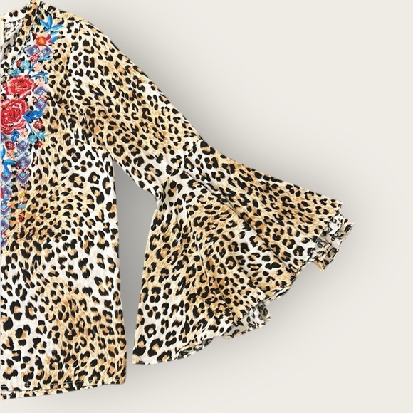 Savanna Jane Floral Embroidered Leopard Print Bell Sleeve Blouse Size Medium - Picture 11 of 15